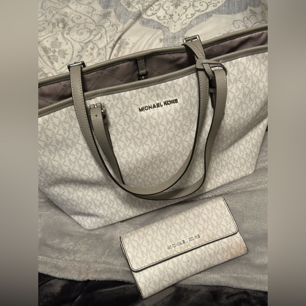Micheal Kors Grey Tote Bag + Matching Wallet